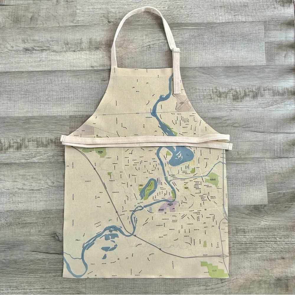 NEW w/o TAGS Wisconsin Canvas Apron featuring Dells Pond/Eau Claire, WI